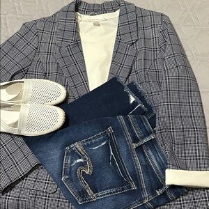 Sz L⭐️NWT Liverpool Navy and Porcelain Cream Check Boyfriend Blazer